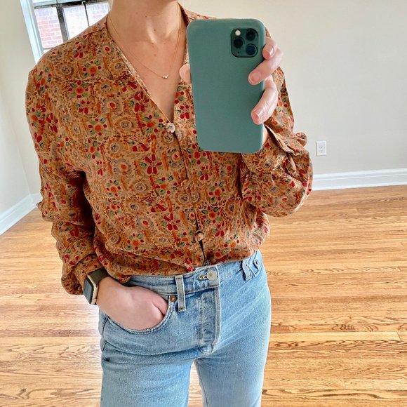 Vintage Tops - Vintage • 100% Silk Print Button Down Blouse